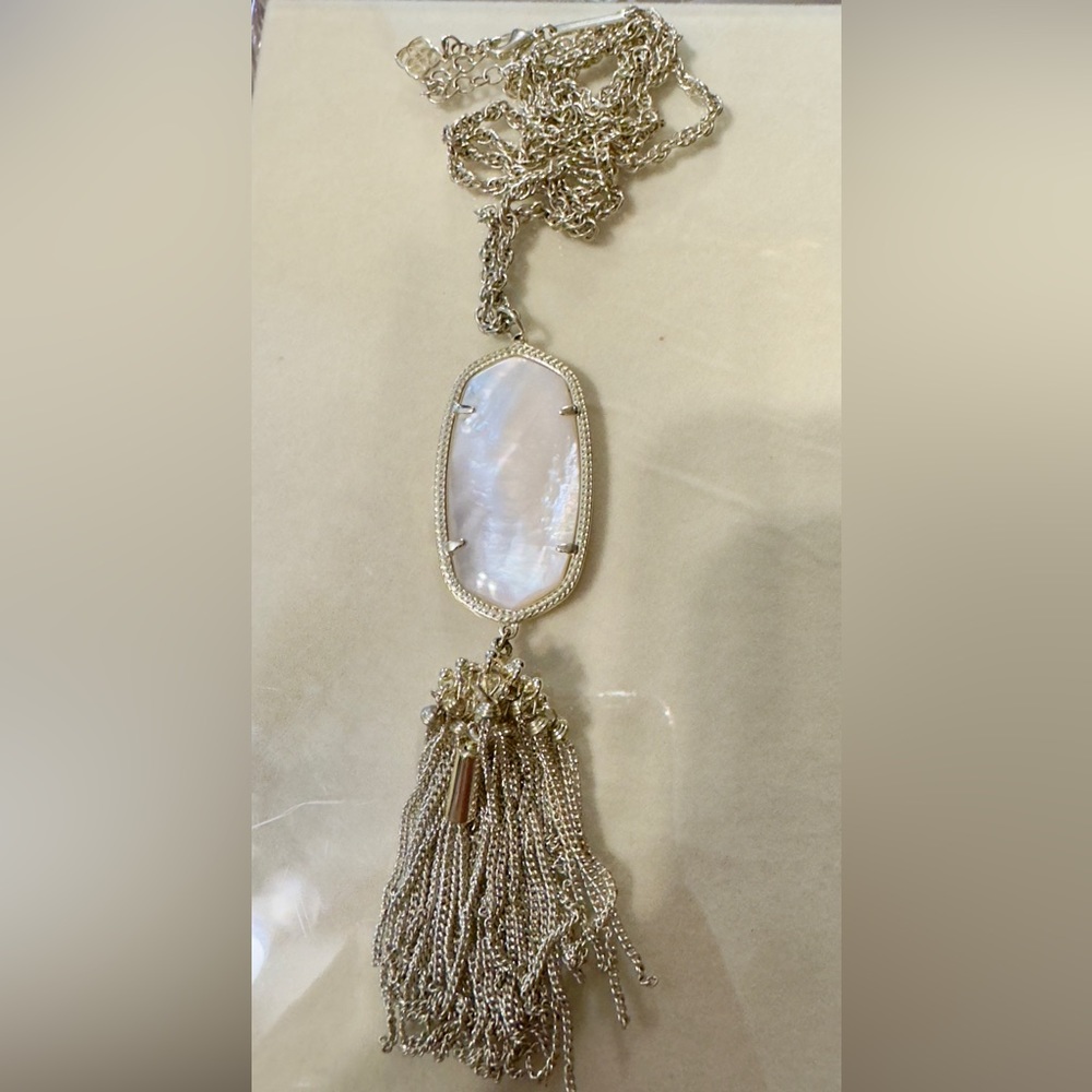 Kendra Scott dangly necklace,white stone